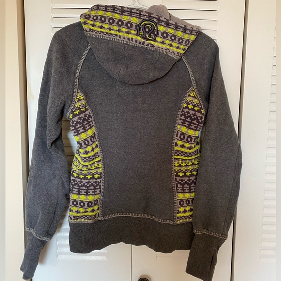 Size 4 Lululemon sweater - Picture 2 of 2